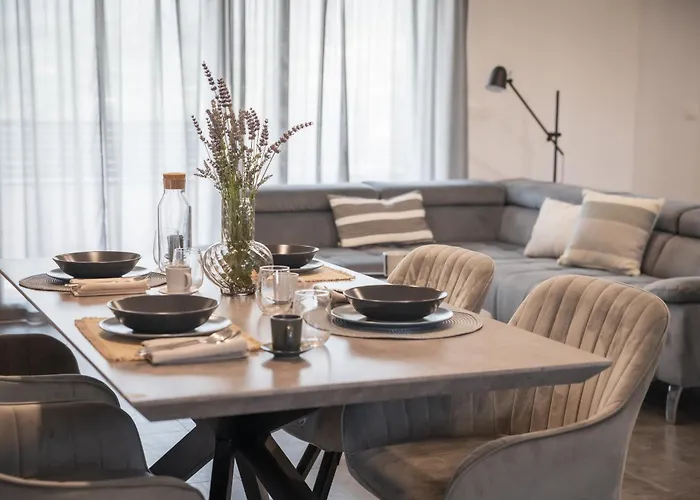 Villa Capris Apartments